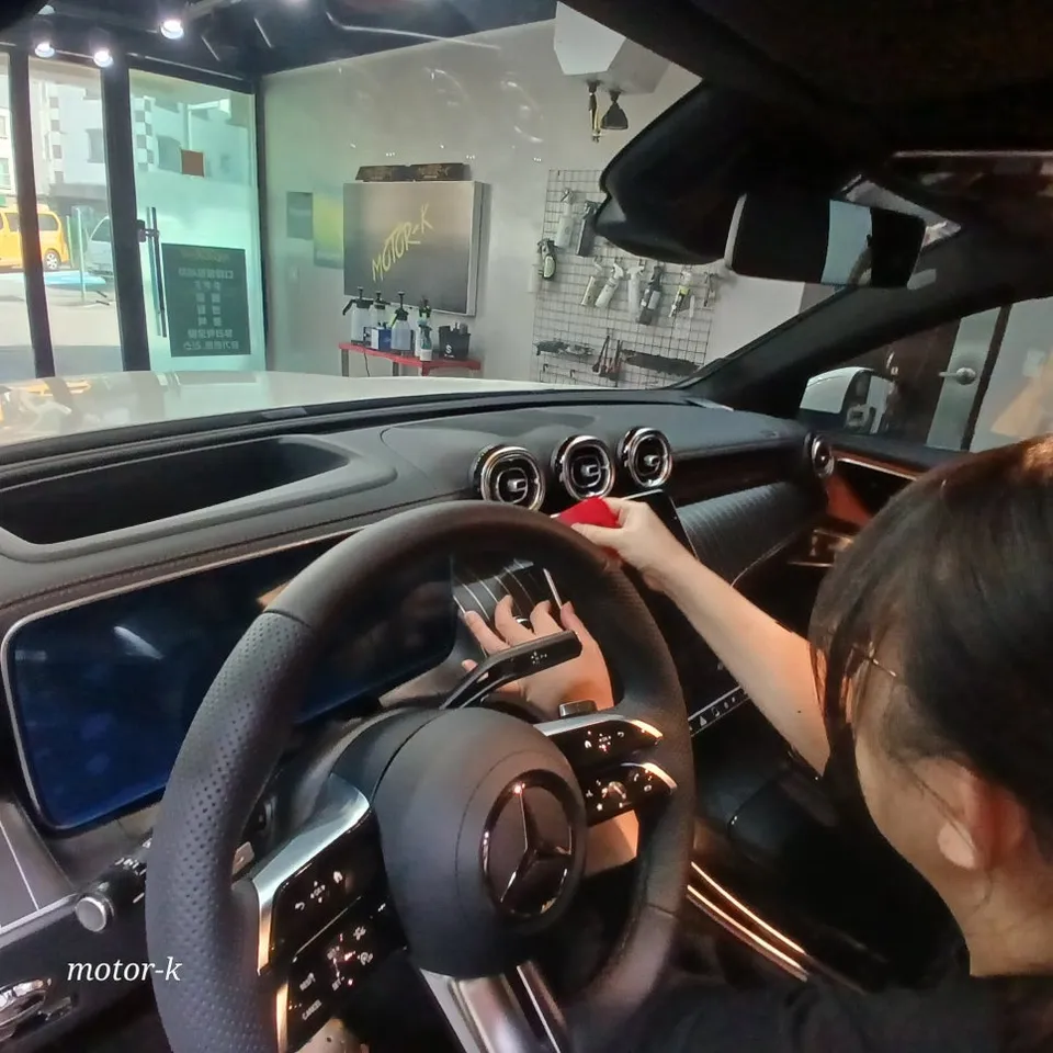 Mercedes-Benz GLCのPPF施工事例|室内保護で傷を防ぐ 施工写真 2-1