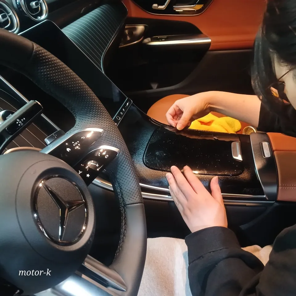 Mercedes-Benz GLCのPPF施工事例|室内保護で傷を防ぐ 施工写真 3-1