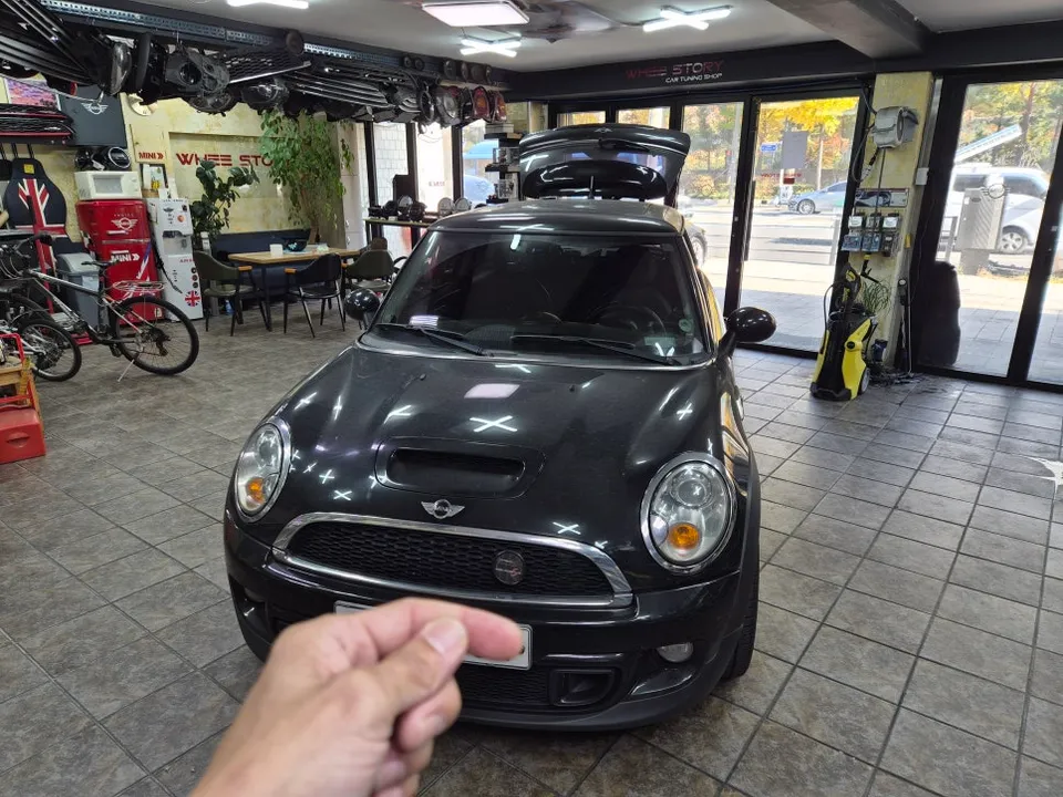 BMW MINI Cooper body repair installation result