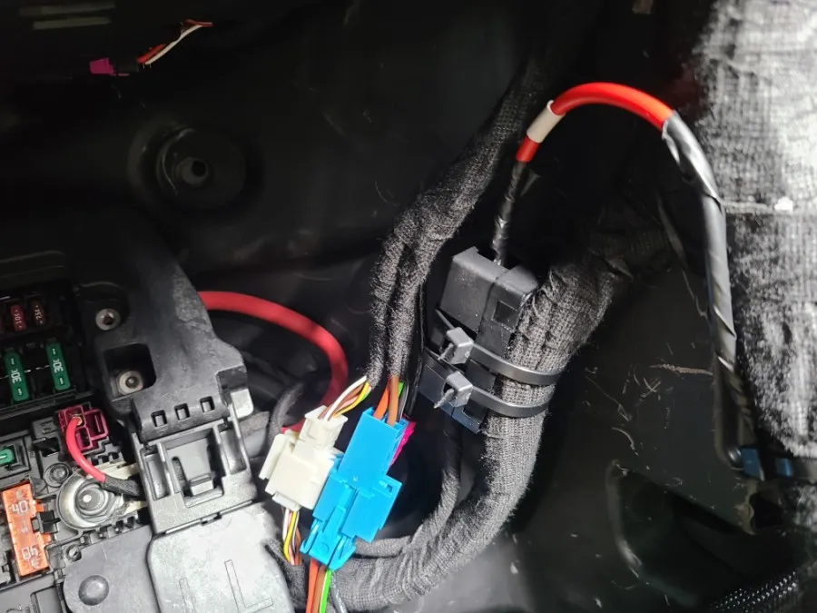 Mercedes-Benz A-Class dash cam - Mercedes-Benz A-Class Dash Cam Installation Review photo 7