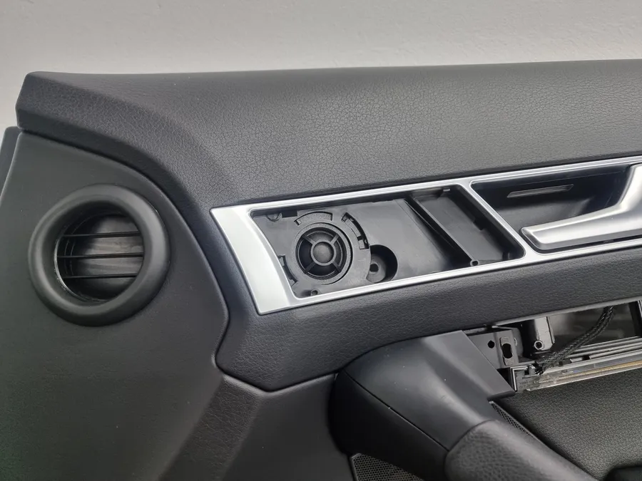Audi A6のカーオーディオ施工事例 施工写真 2-2