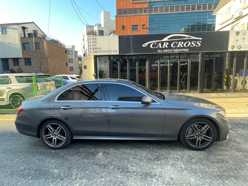 Mercedes-Benz Eクラス W213 カーラッピング事例 施工写真 1-1