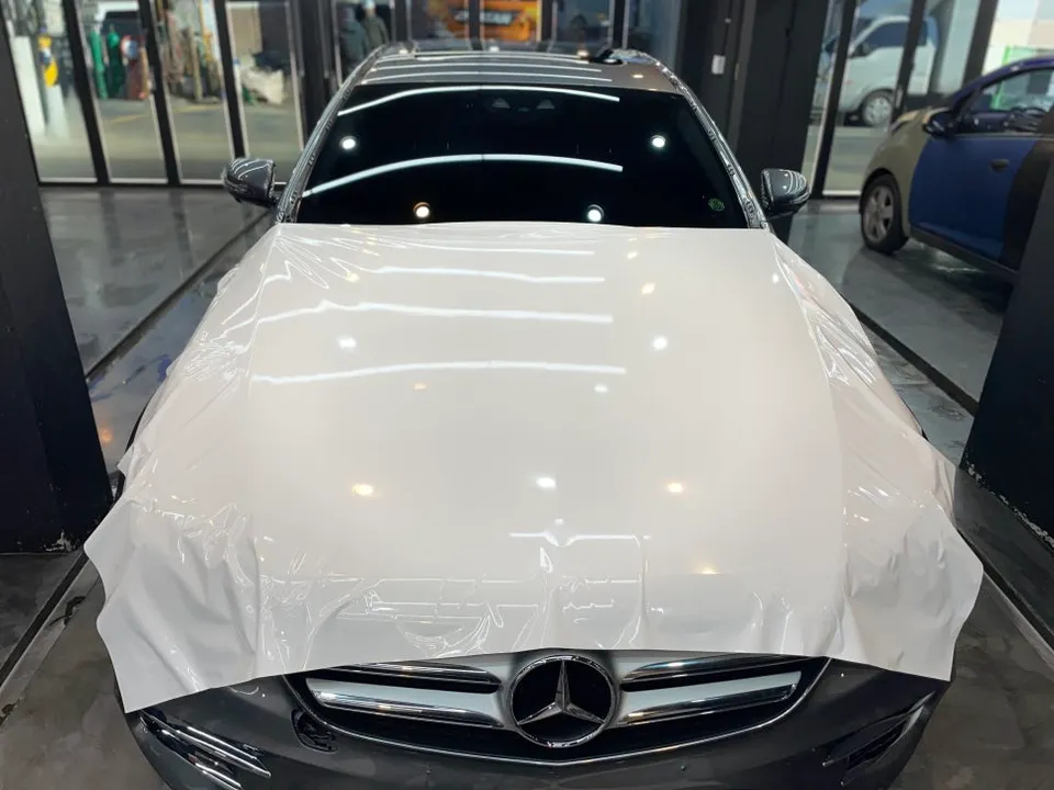 Mercedes-Benz Eクラス W213 カーラッピング事例 施工写真 1-2