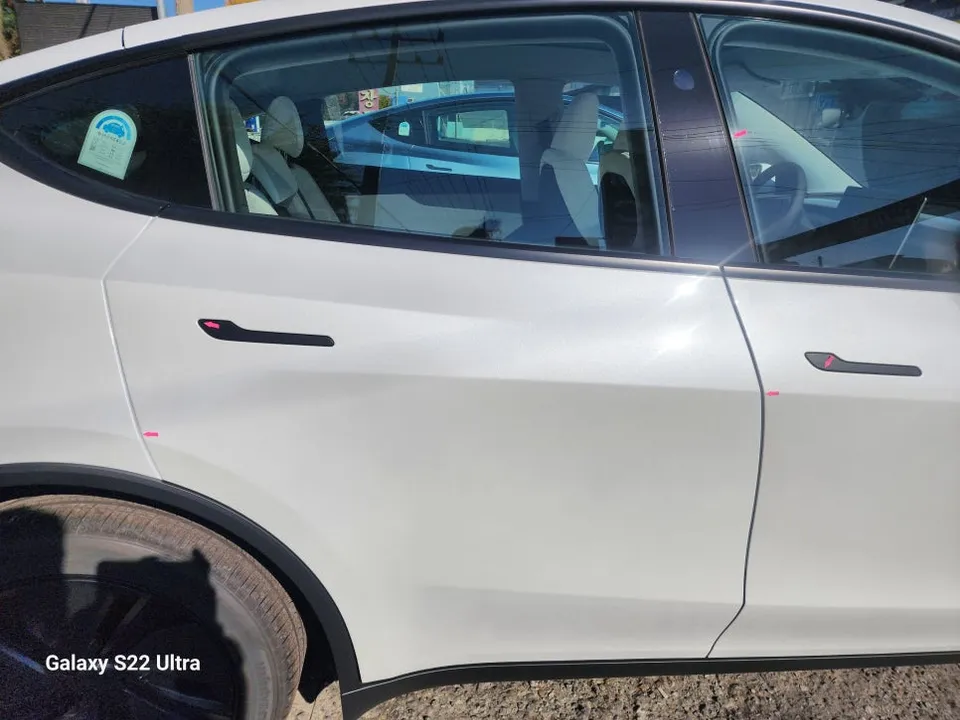 Tesla Model Y PPF施工事例|費用目安と仕上がり 施工写真 2-1