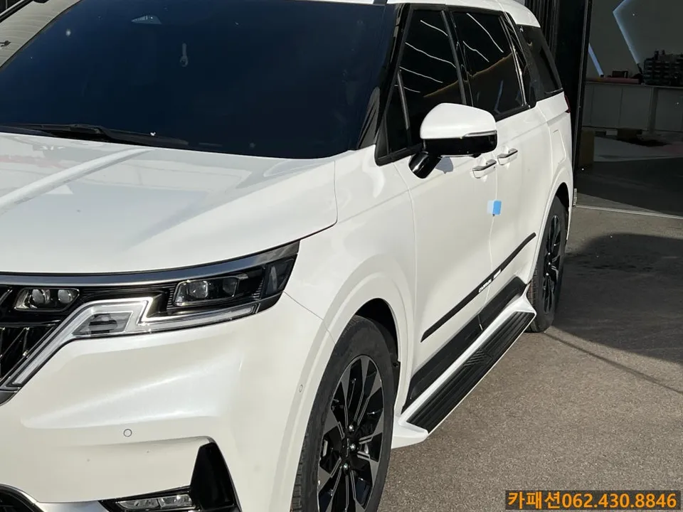 Kia Carnival KA4 body kit - Kia Carnival KA4 Body Kit Installation Review photo 3