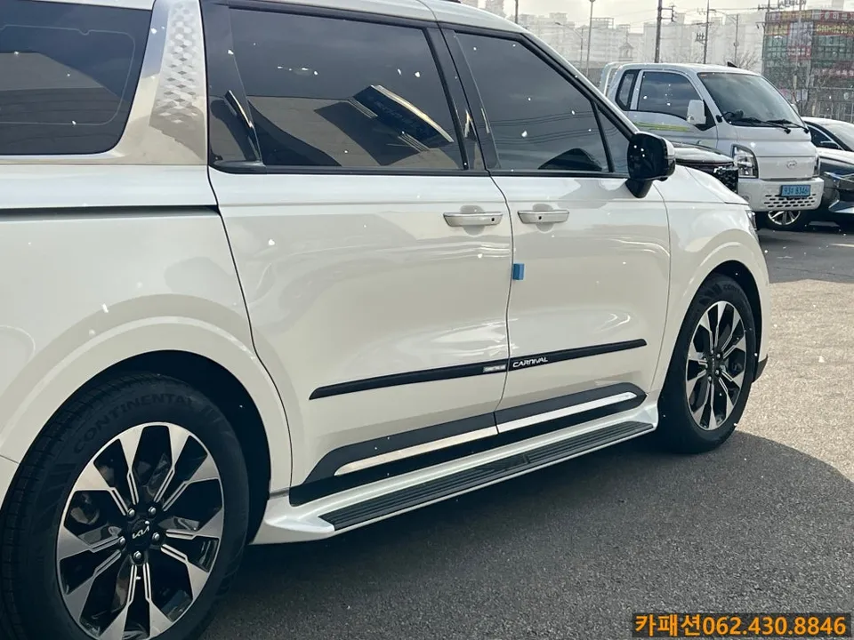 Kia Carnival KA4 body kit - Kia Carnival KA4 Body Kit Installation Review photo 4