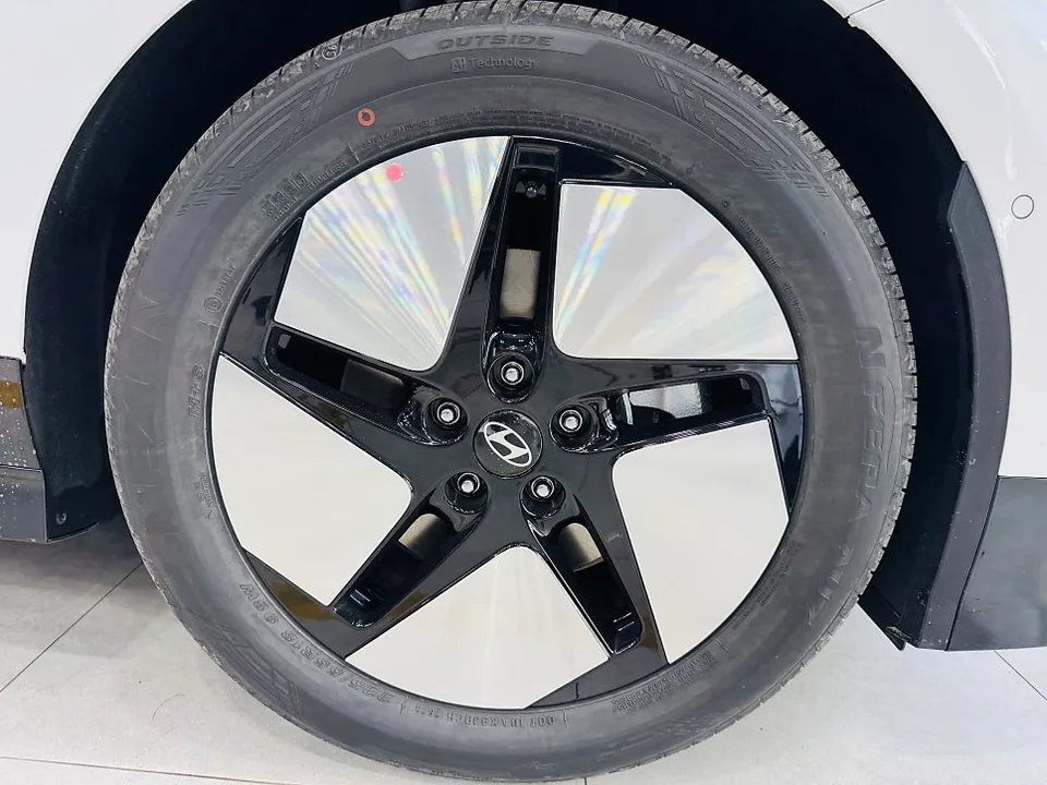 Hyundai IONIQ 6 ppf - Hyundai IONIQ 6 PPF Review — Headlight Protection photo 4