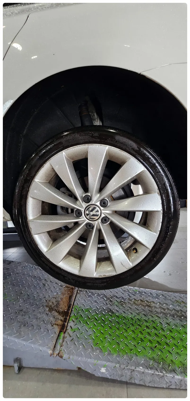 Volkswagen CC wheel repair - Volkswagen CC Wheel Repair & Painting Review photo 3