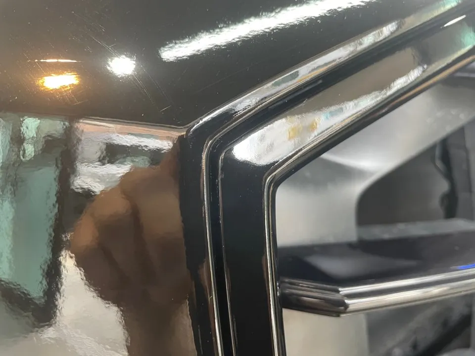 Audi Q8のカーラッピング事例｜クロームdeleteで印象激変 施工写真 1-3