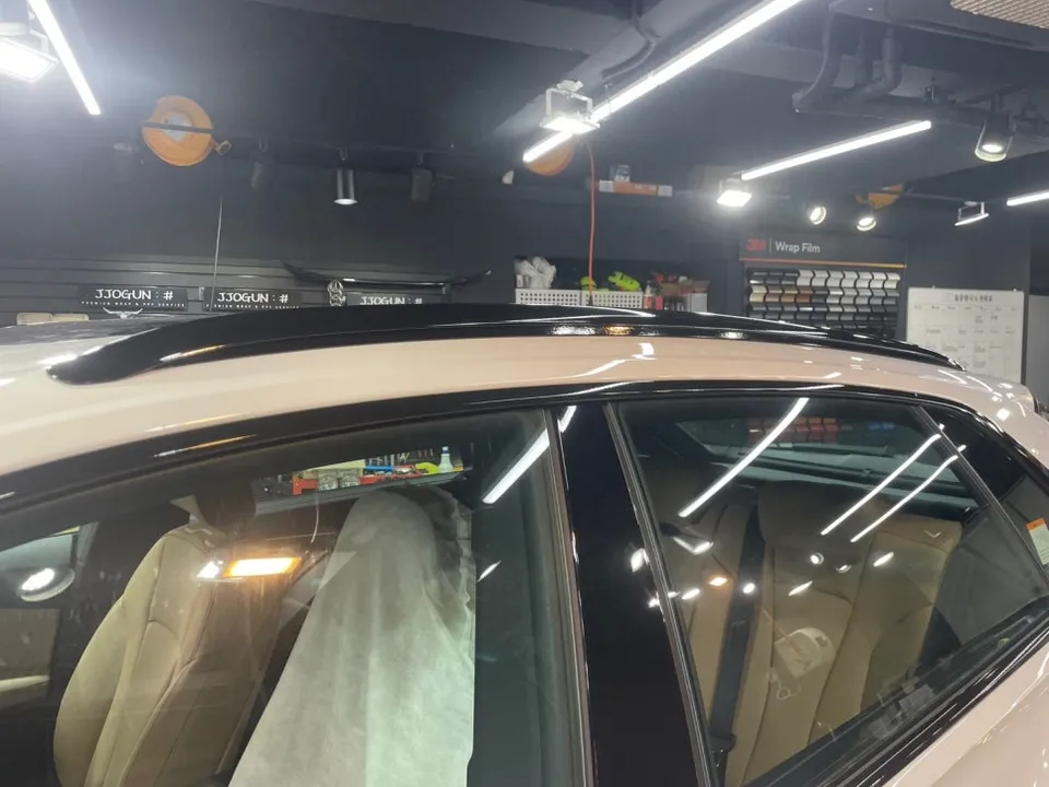 Audi Q8のカーラッピング事例｜クロームdeleteで印象激変 施工写真 3-3