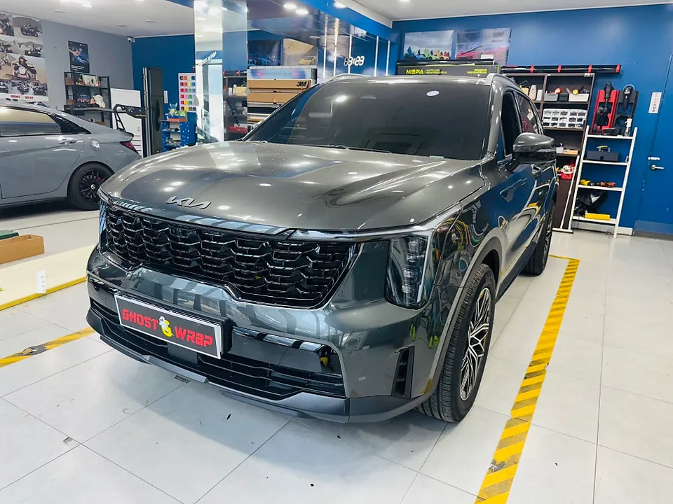 Kia Sorentoのカーラッピング事例｜費用目安・仕上がり 施工写真 2-1