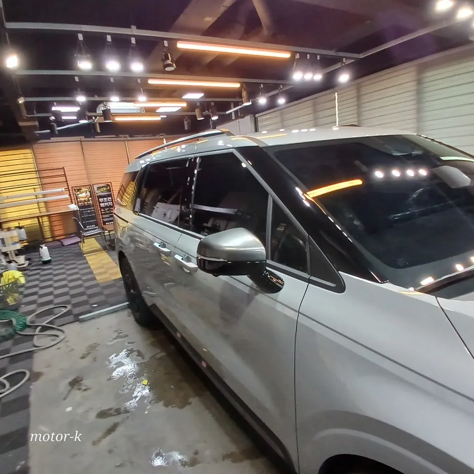 Kia CarnivalのPPF施工事例|費用目安と仕上がり 施工写真 2-3