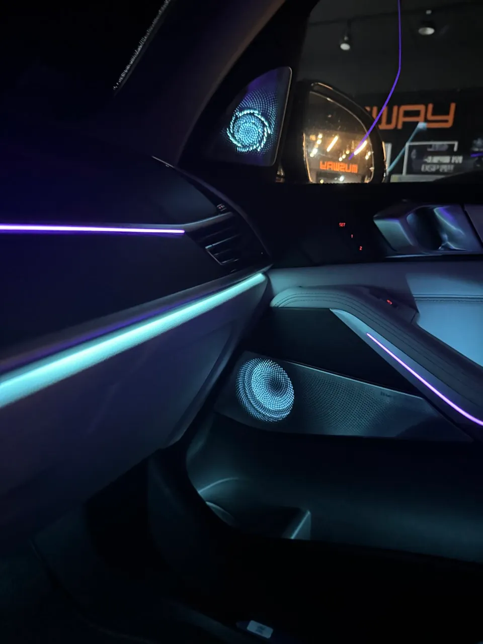 BMW X7 ambient lighting - BMW X7 Ambient Lighting Upgrade: Enhance Your Luxury SUV photo 4