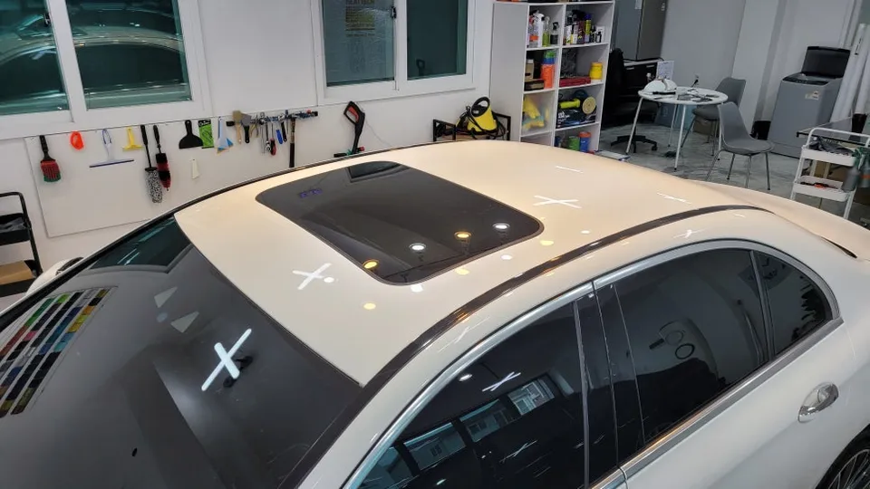 Mercedes-Benz E-Class vinyl wrap - Mercedes-Benz E-Class Vinyl Wrap Review: Enhanced Aesthetics photo 3