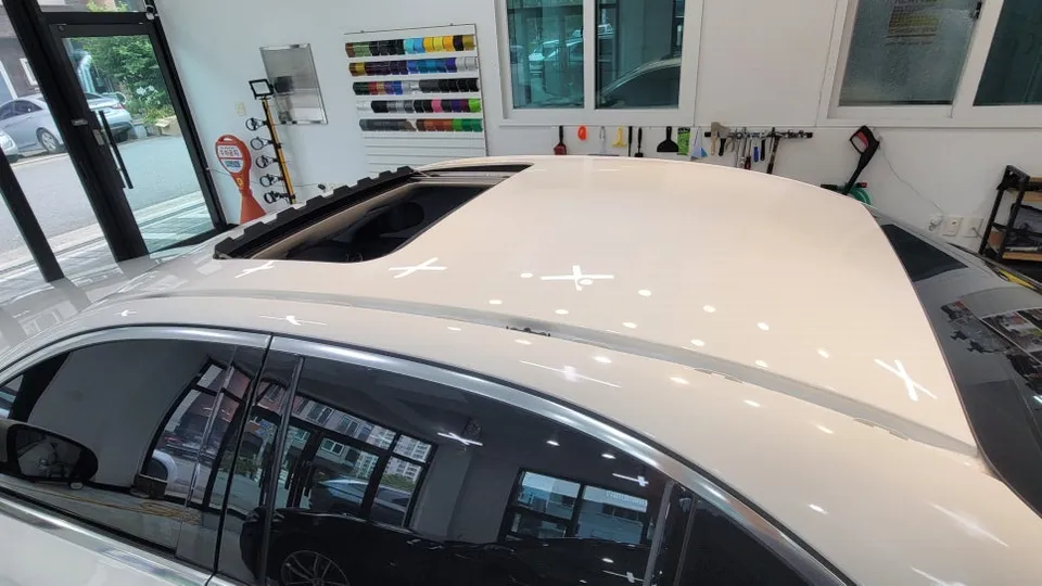 Mercedes-Benz Eクラスのカーラッピング事例|費用目安・仕上がり 施工写真 1-2