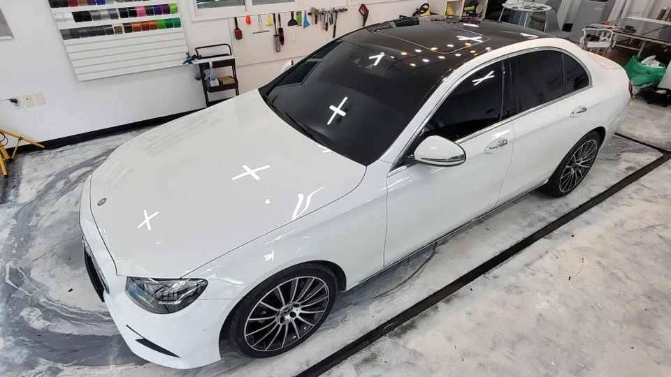Mercedes-Benz Eクラスのカーラッピング事例|費用目安・仕上がり 施工写真 3-3