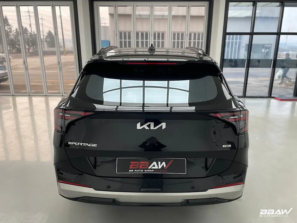 Kia Sportage NQ5のカーラッピング事例｜クローム除去とホイール施工 施工写真 3-1