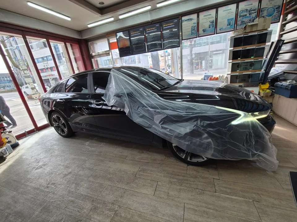 Kia K5のカーフィルム施工事例｜費用目安と仕上がり 施工写真 1-2