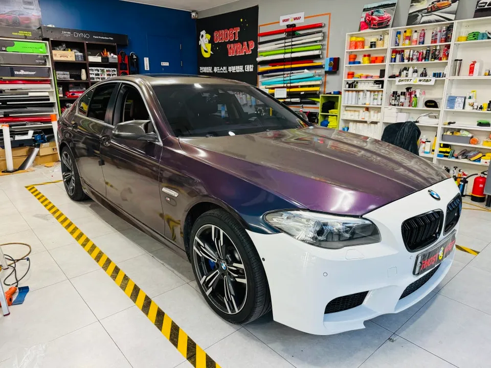 BMW 5 Series vinyl wrap - BMW 5 Series Vinyl Wrap Review: Satin Dark Grey Transformation photo 4
