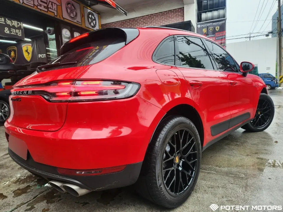 Porsche Macanのホイールリペア・塗装事例 施工写真 3-2