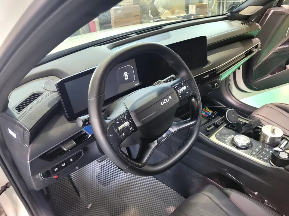 Kia K8 ambient lighting - Kia K8 Ambient Lighting Review — Enhanced Interior Ambiance photo 4