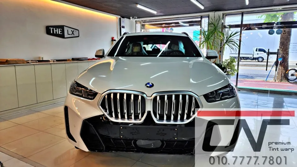BMW X6のカーフィルム施工事例|費用目安・仕上がり 施工写真 2-1