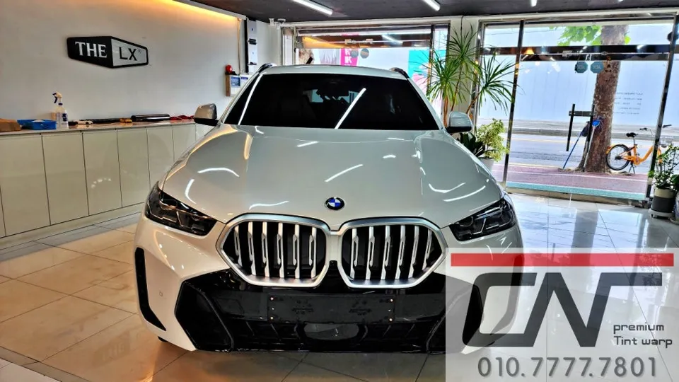 BMW X6のカーフィルム施工事例|費用目安・仕上がり 施工写真 3-1