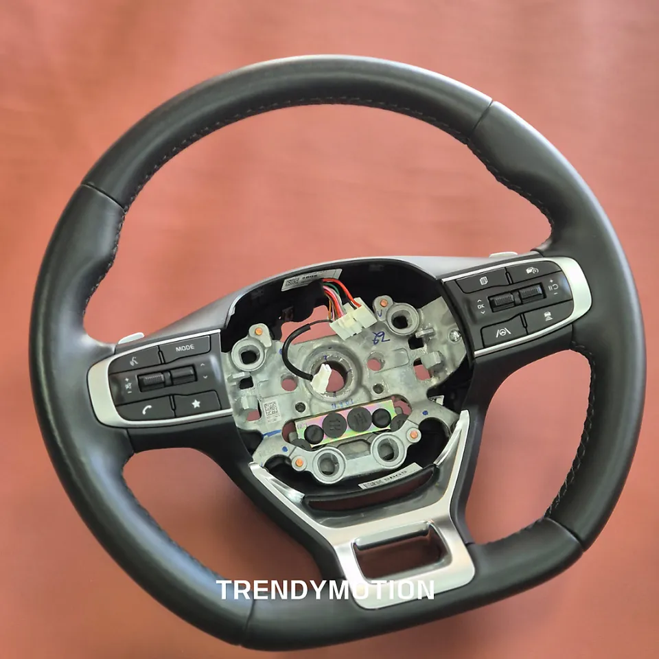 Kia K5 DL3 steering wheel - Kia K5 DL3 Steering Wheel Customization Review photo 4