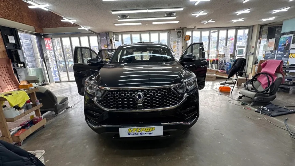 KG Mobility G4 Rexton ambient lighting installation result