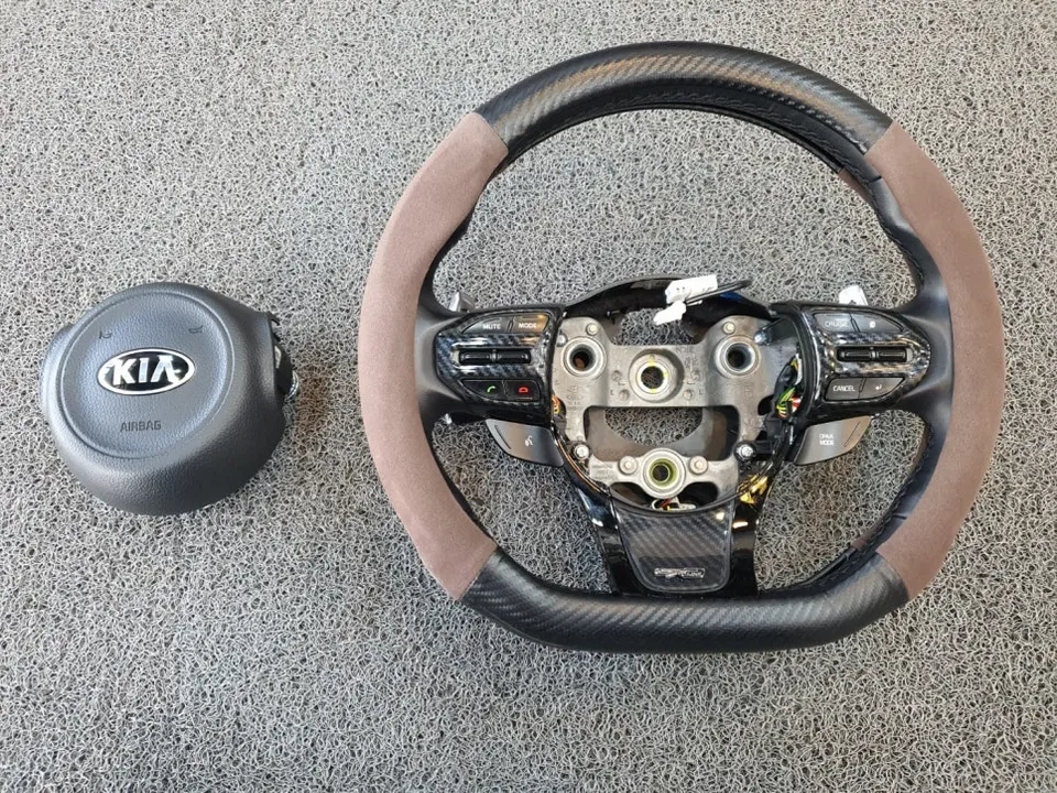 Kia K5 1st Gen steering wheel - Kia K5 1st Gen Steering Wheel Customization Review photo 5