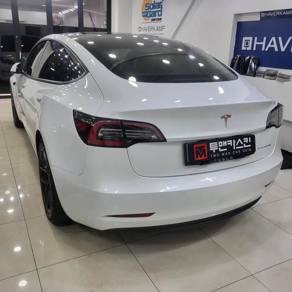 Tesla Model 3のカーラッピング事例 施工写真 6