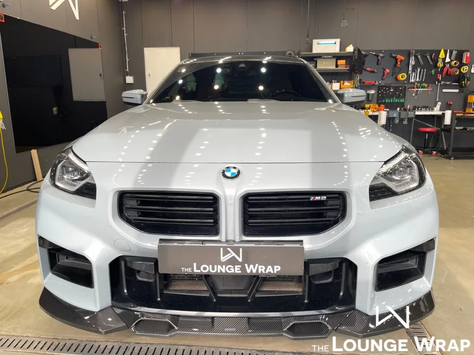 BMW M2 interior customization - BMW M2 Interior Customization: Yellow Seatbelts for a Bold Look photo 3