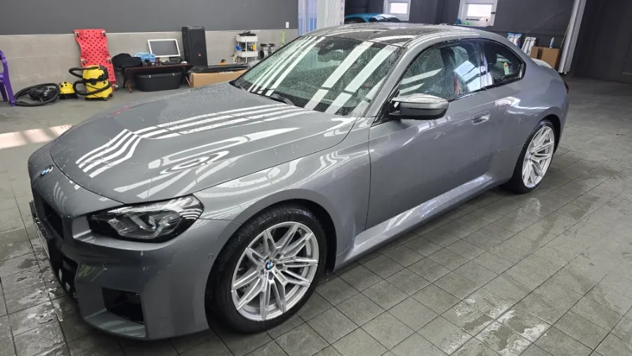 BMW M2のカーフィルム施工事例｜断熱・スモーク 施工写真 1-1