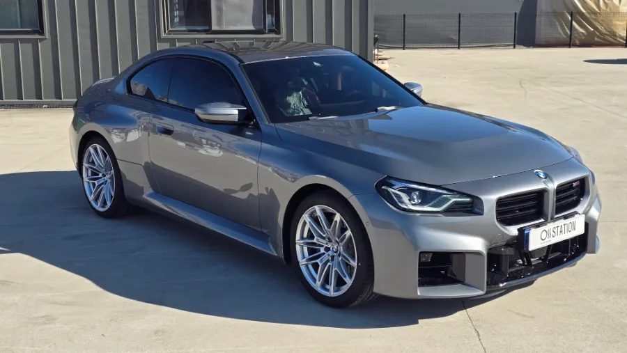 BMW M2のカーフィルム施工事例｜断熱・スモーク 施工写真 1-3