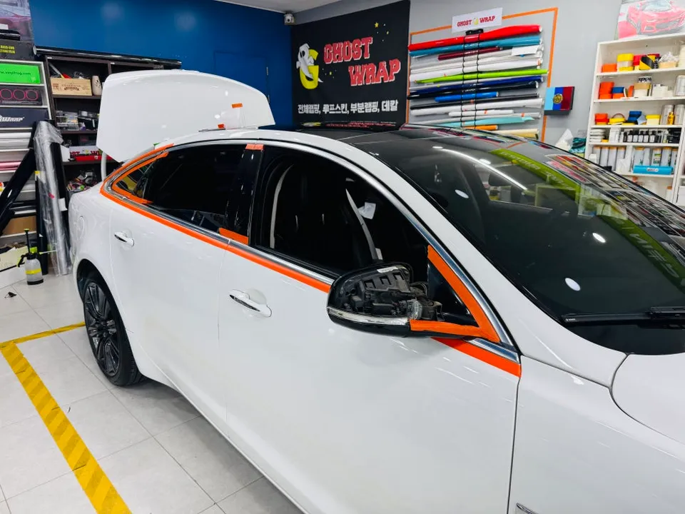Jaguar XJLのカーラッピング事例|費用目安・仕上がり 施工写真 2-2