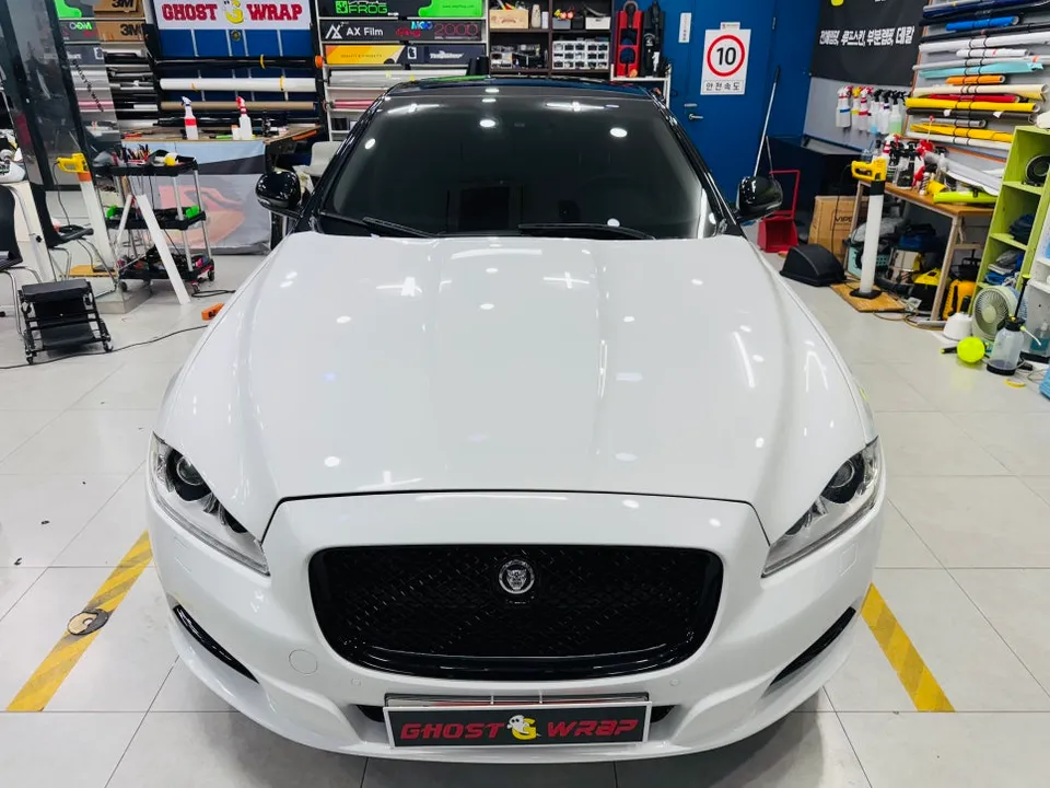 Jaguar XJLのカーラッピング事例|費用目安・仕上がり 施工写真 3-3