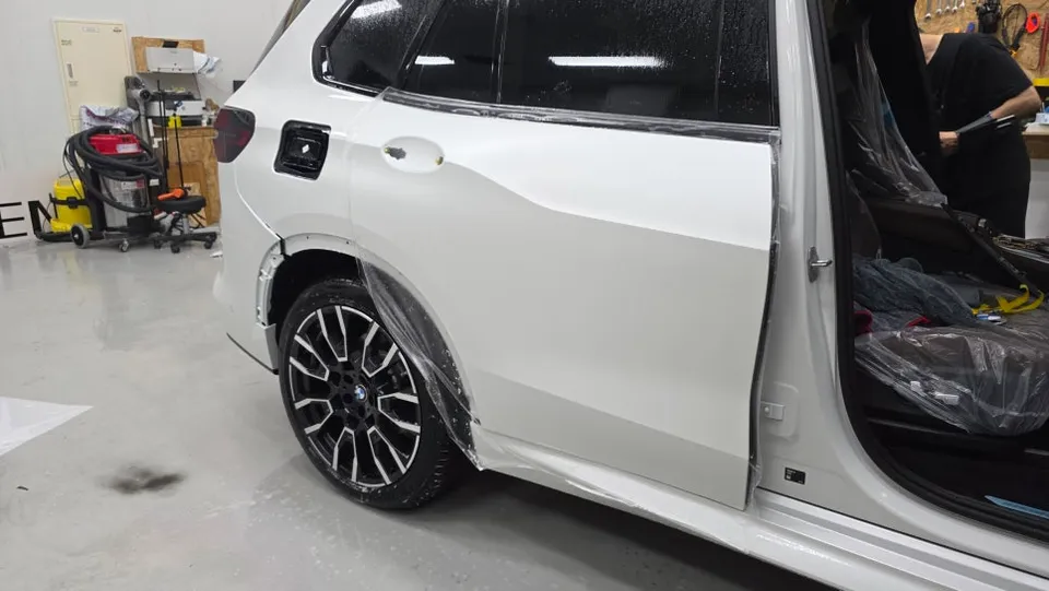 BMW X5のPPF施工事例|マットな質感へ変化 施工写真 2-2