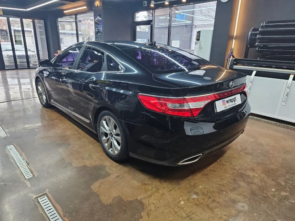 Hyundai Grandeur HGのカーフィルム施工事例|費用目安・仕上がり 施工写真 2-3