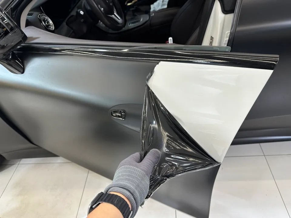 Mercedes-Benz CLSのカーラッピング事例|費用目安・仕上がり 施工写真 1-3