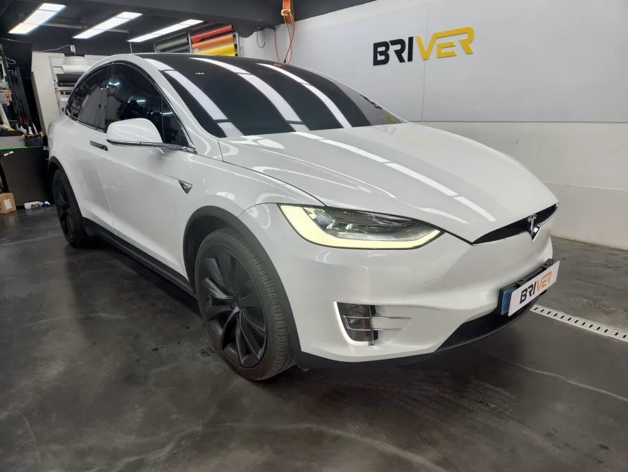 Tesla Model Xのカーラッピング事例 写真