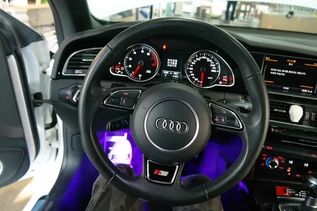 Audi A4 steering wheel - Audi A4 RS Steering Wheel Customization Review photo 3