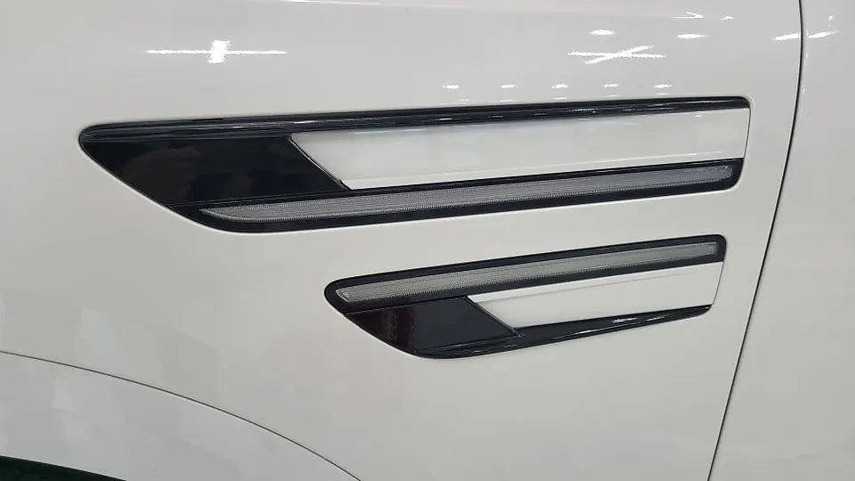 Genesis GV80 vinyl wrap - Genesis GV80 Vinyl Wrap Review — Cost & Results photo 5
