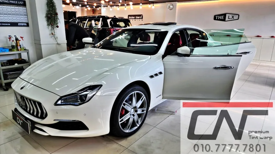 Maserati Quattroporteのカーフィルム施工事例|費用目安・仕上がり 施工写真 1-3