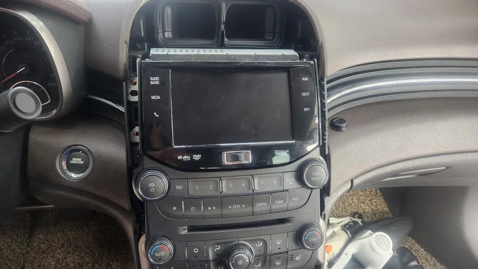 Chevrolet MalibuのAndroid Auto・CarPlay取付事例 施工写真 1