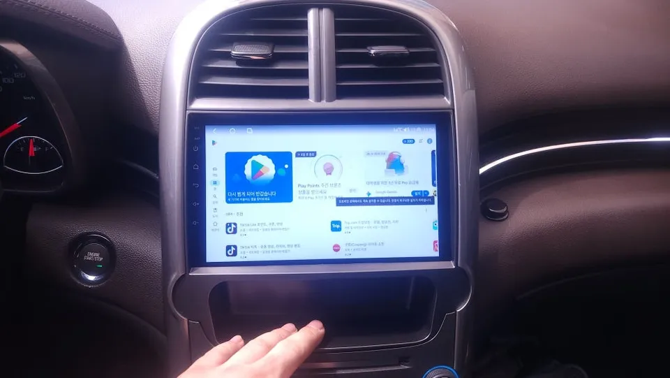 Chevrolet MalibuのAndroid Auto・CarPlay取付事例 施工写真 6