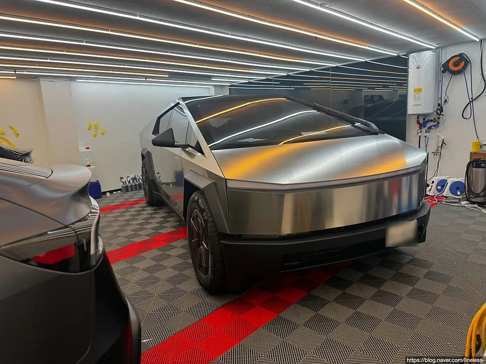 Tesla Cybertruck PPF施工事例｜ポルシェクレヨンカラー 施工写真 1-1