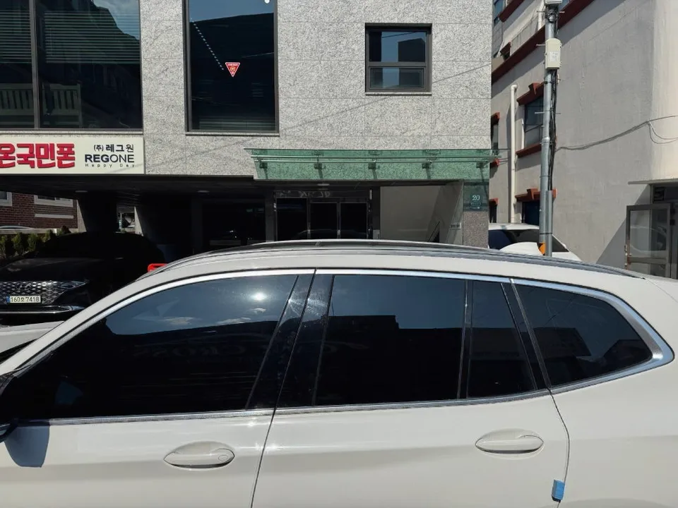 BMW X3 vinyl wrap - BMW X3 Vinyl Wrap Review: Chrome Delete Cost & Results photo 4