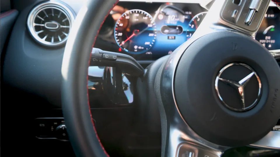 Mercedes-Benz GLA Custom Steering Wheel: Heated Upgrade Review photo 2