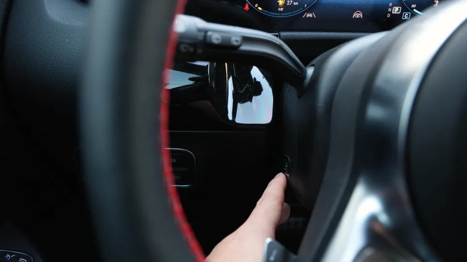 Mercedes-Benz GLA C118 steering wheel - Mercedes-Benz GLA Custom Steering Wheel: Heated Upgrade Review photo 6
