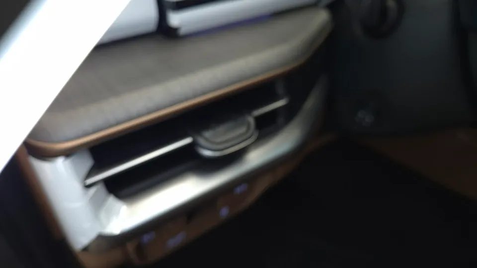 Hyundai Azera PPF施工事例｜費用目安と仕上がり 施工写真 2-3